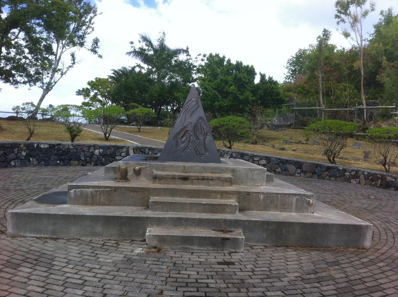 Monument souvenir a la fin  de l'esclavage